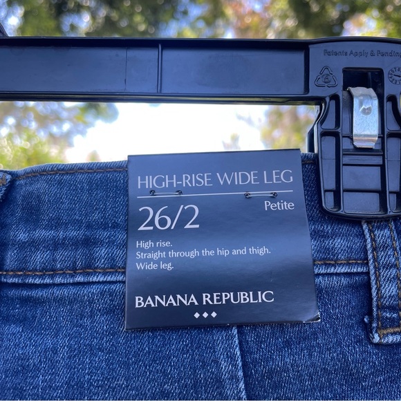 Banana Republic high waisted, wide leg, trouser denim. - Picture 2 of 6